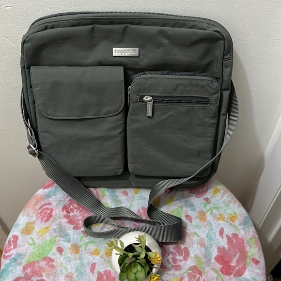 Baggallini Handbags - New Baggallini Women Bag